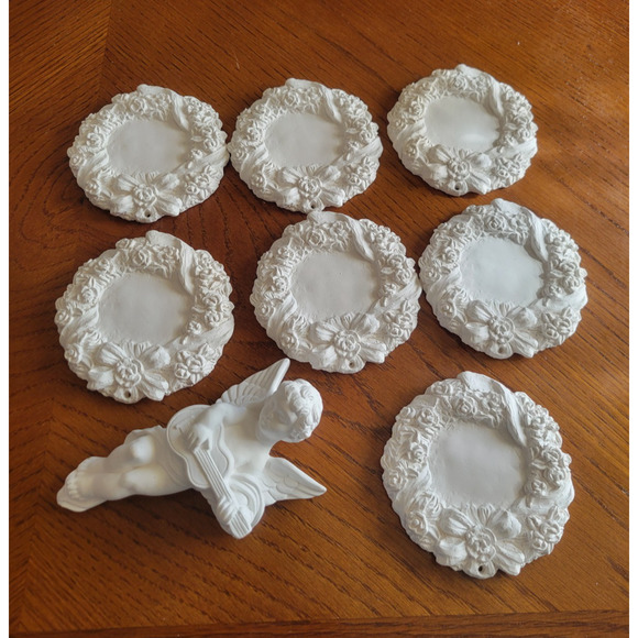 Creative ready to paint Crafts White Ceramic Christmas Wreath Cherub Pottery - Picture 1 of 8